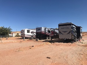 RV lot - Pull In Photo 4